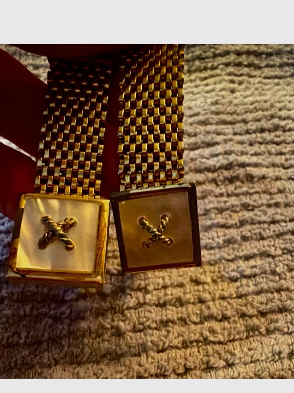 8 pairs of various Men's cufflinks.
